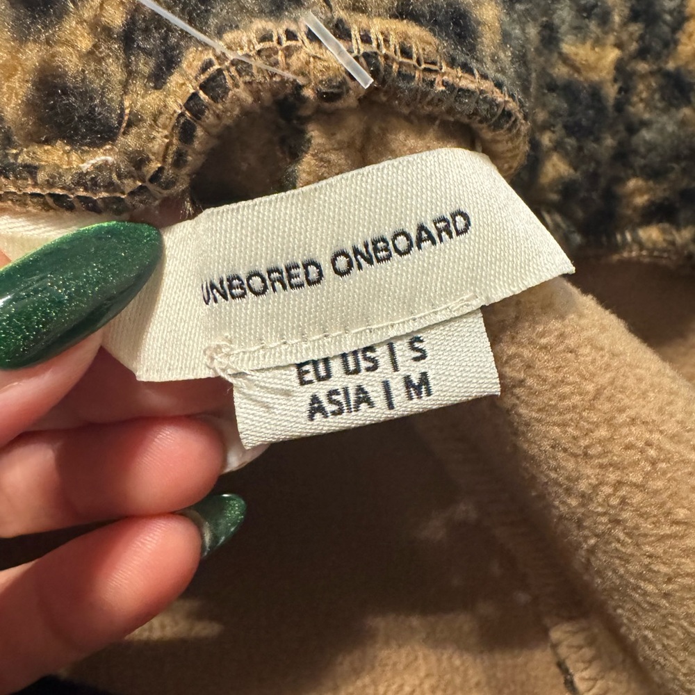 Cargo Sherpa Pants in Leopard - Picture 6 of 6